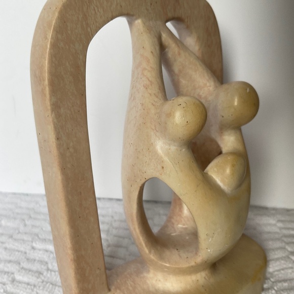 Soapstone Carving Handmade African Art Family Sculpture - Parents and Child - Picture 9 of 13